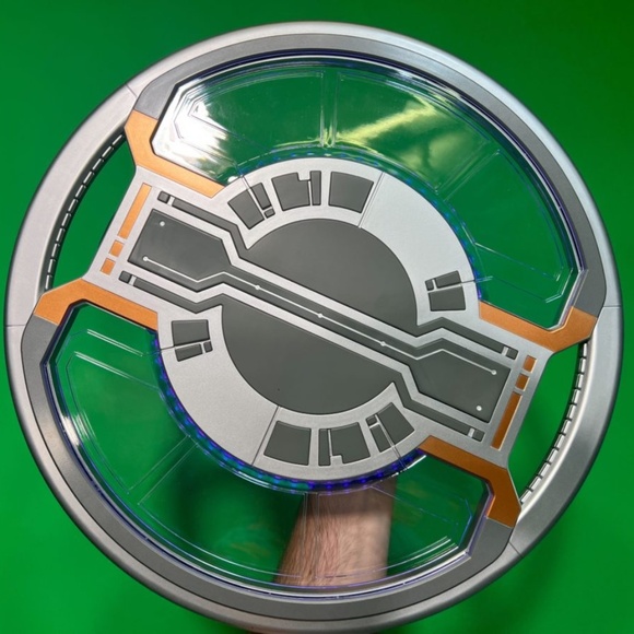 Disney Star Wars Galaxy's Edge Galactic Starcruiser Chandrila Halcyon Shield - Picture 9 of 11